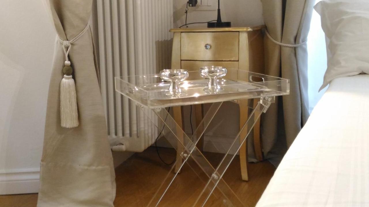 Piazza San Rocco Suite Art Вербания Экстерьер фото