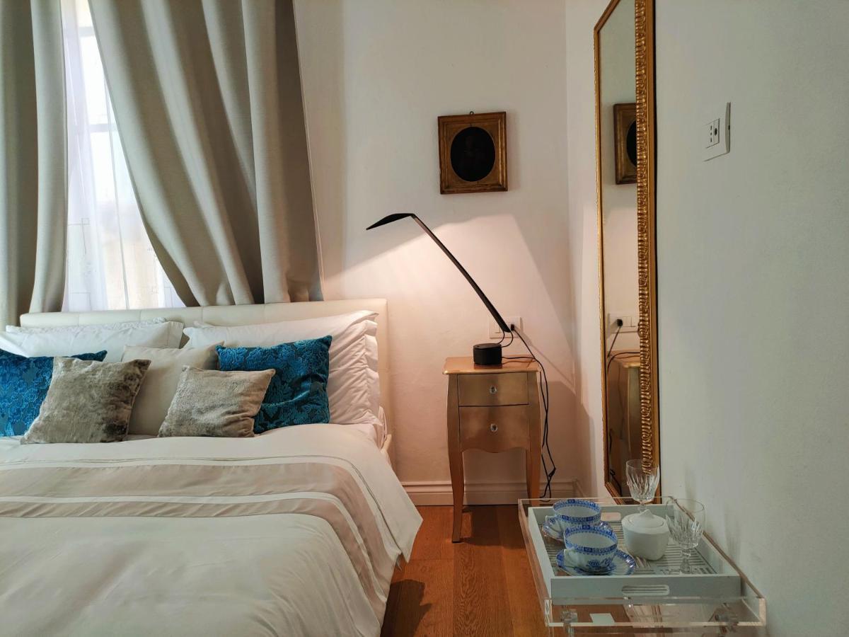 Piazza San Rocco Suite Art Вербания Экстерьер фото